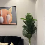 Warm Corner,Self Entry
