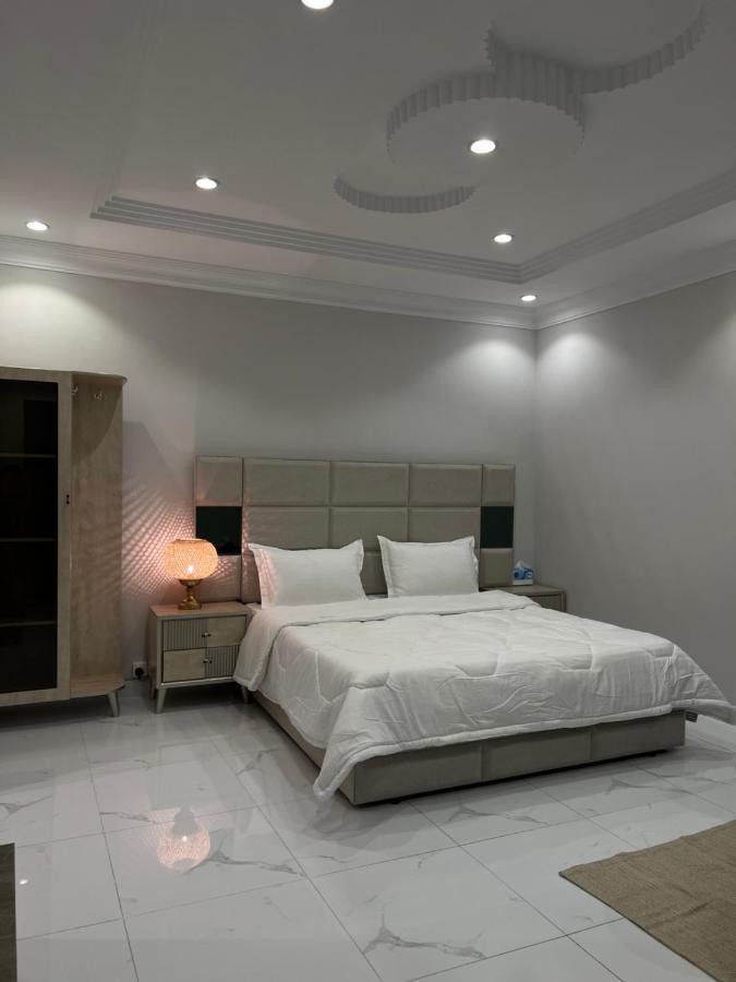 Apartment Warm Corner,self Entry
